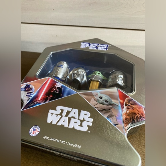 PEZ Star Wars Disney Tin - Picture 2 of 3